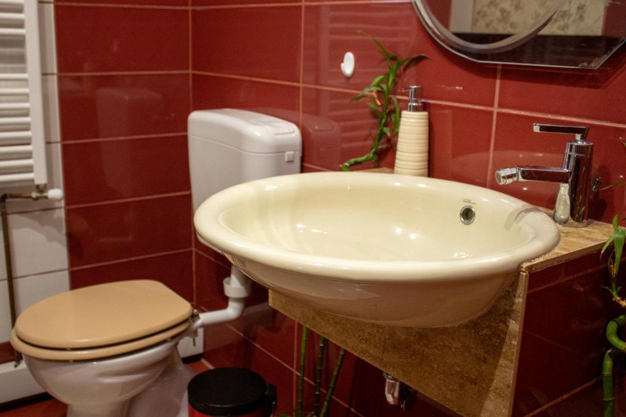 Yox Apartment 1 Nagyvárad Kültér fotó